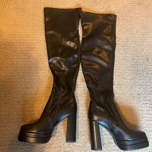 Dream Pairs Black Knee High Platform Boots - Size 10